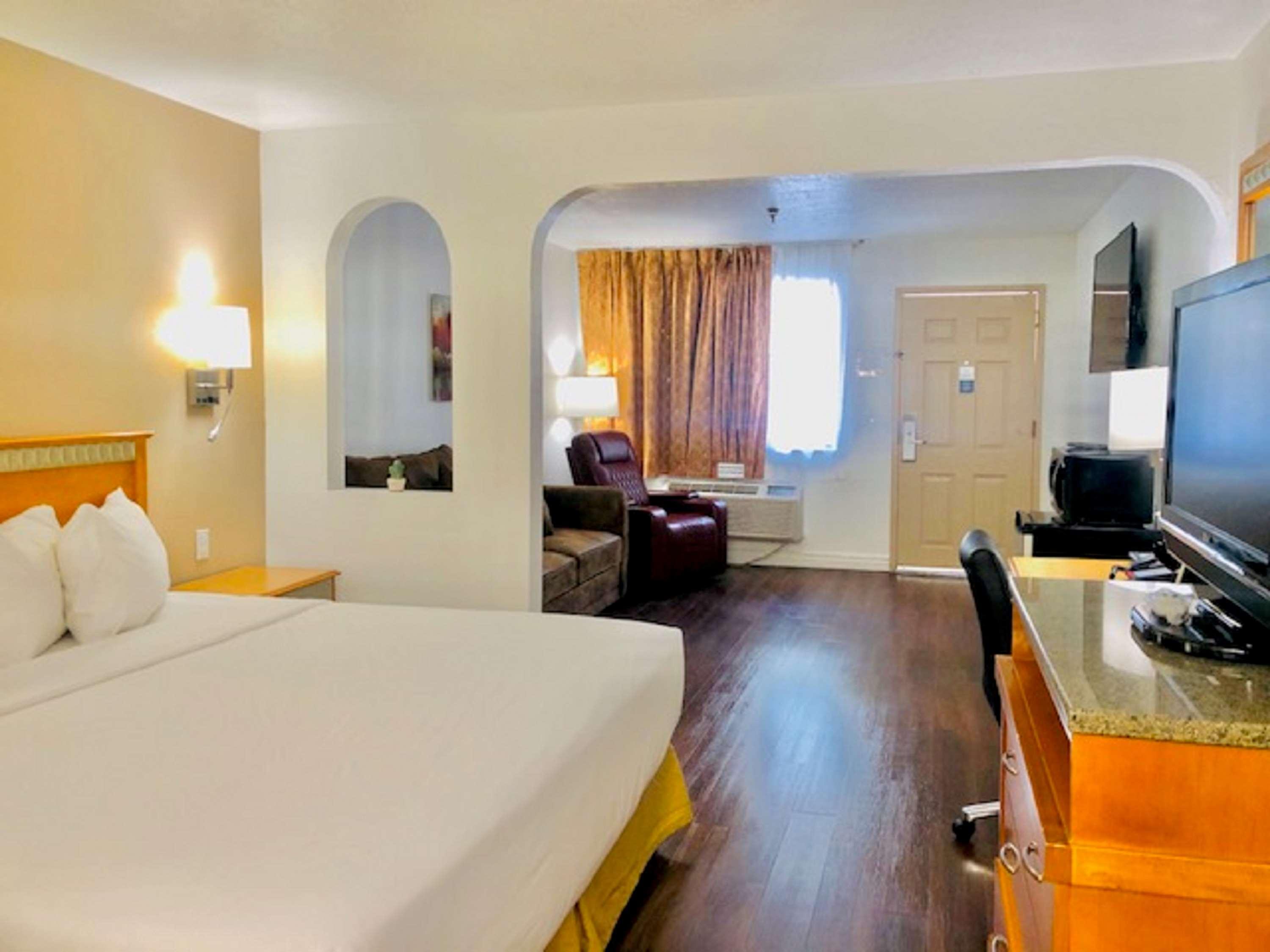 ชัวร์สเตย์ พลัส โฮเต็ล บาย เบสต์ เวสเทิร์น แอลบูเคอร์คี 140 ยูแบงก์ Hotel ภายนอก รูปภาพ